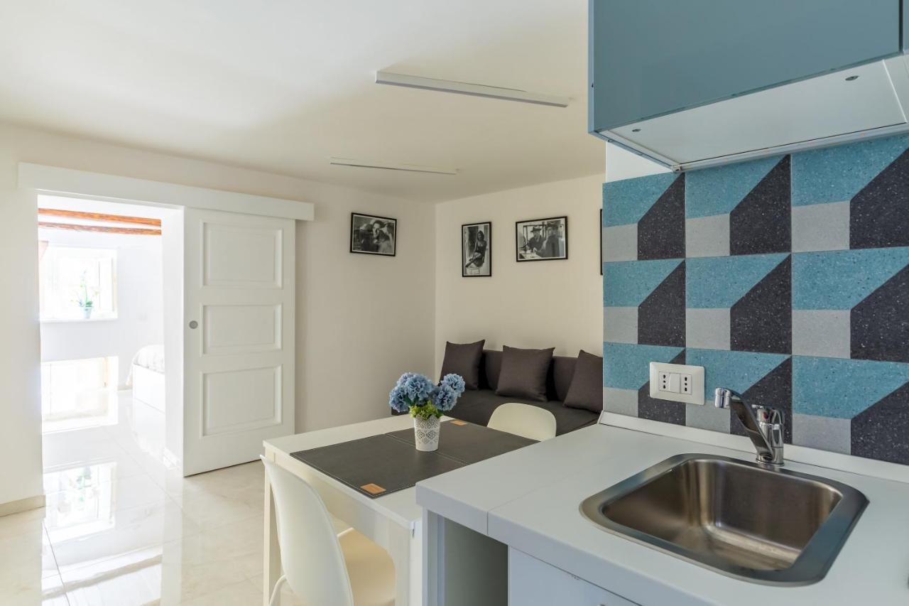 Appartement Umberto'S Nest At Toledo à Naples Extérieur photo