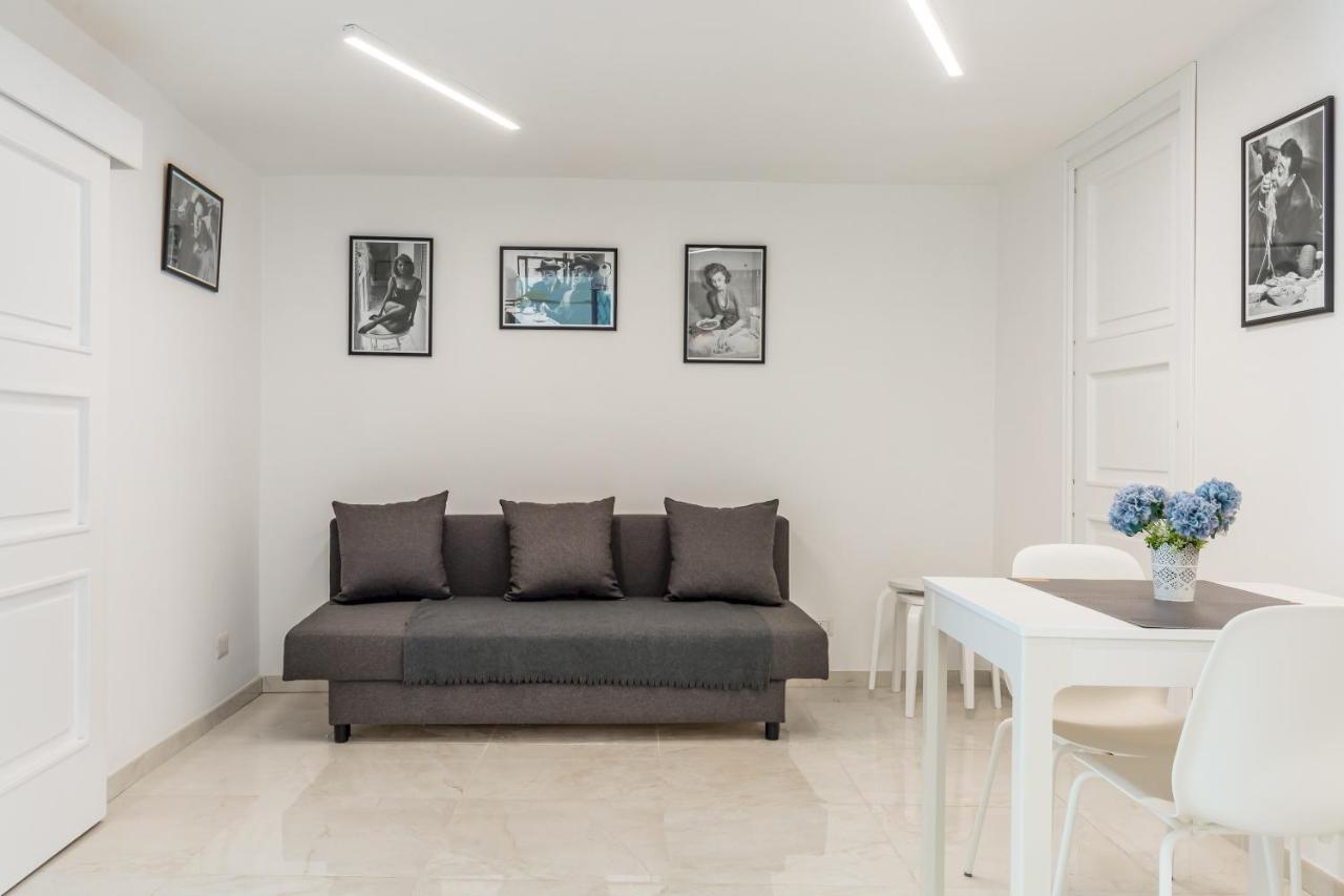 Appartement Umberto'S Nest At Toledo à Naples Extérieur photo